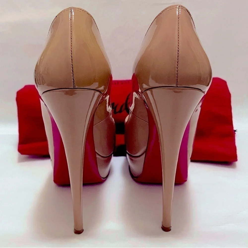 Christian Louboutin, Lady Peep 140 Nude Patent peep toe pump. EU 39.5